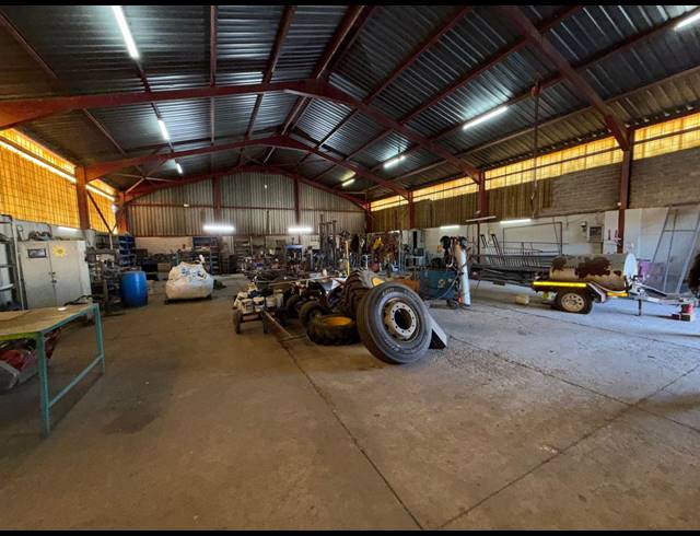 850M² WORKSHOP FOR SALE IN STAALRUS
